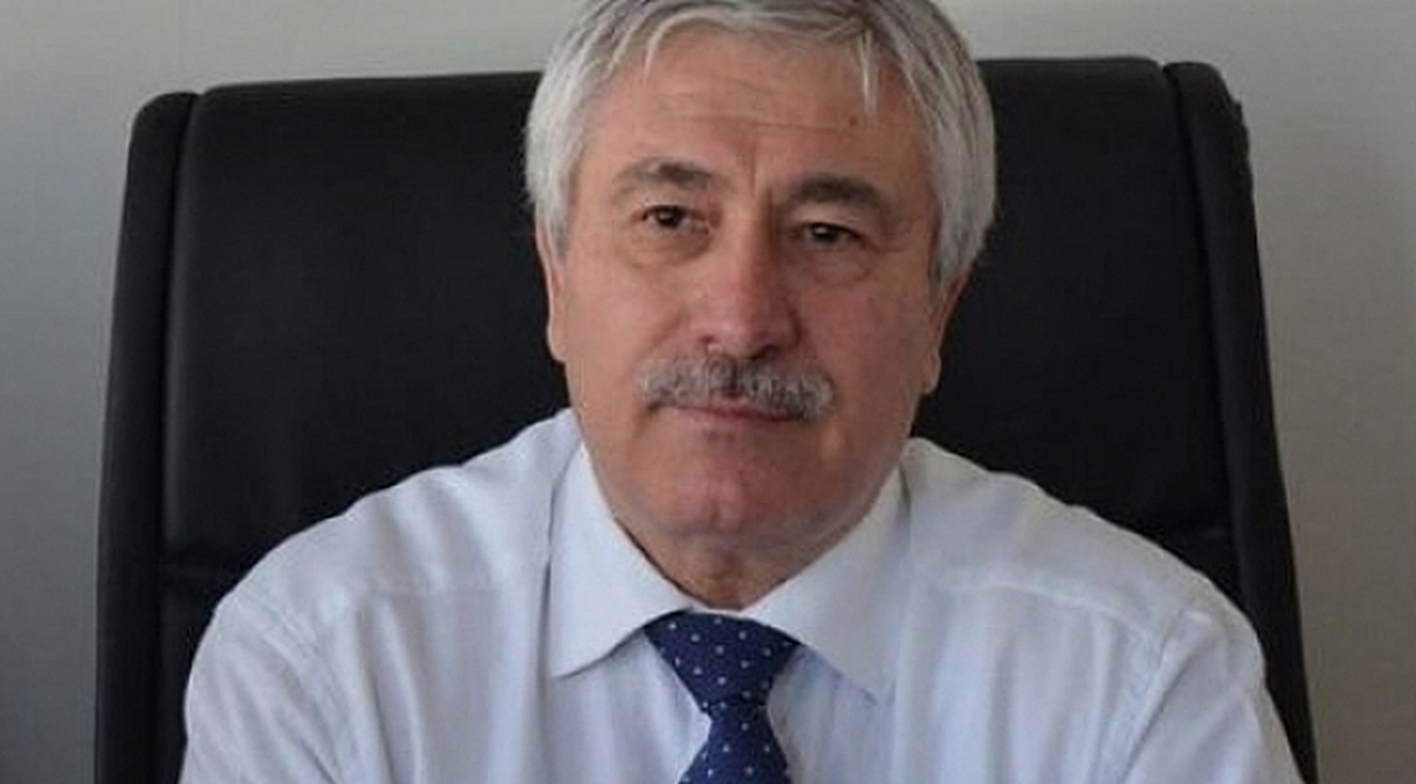 'FETÖ'den aranan eski Ege Üniversitesi Rektörü gözaltına alındı
