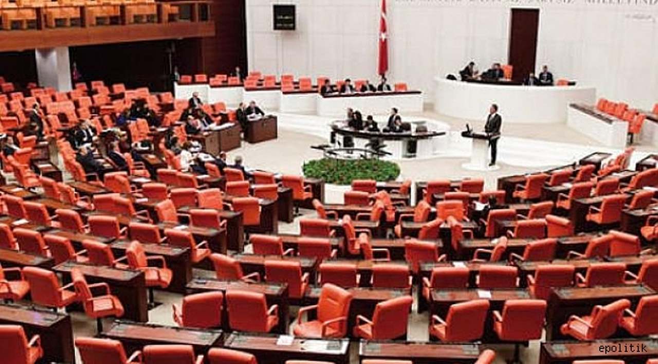 Cinsel İstismar Görüşülürken Meclis'te Kimse yok!