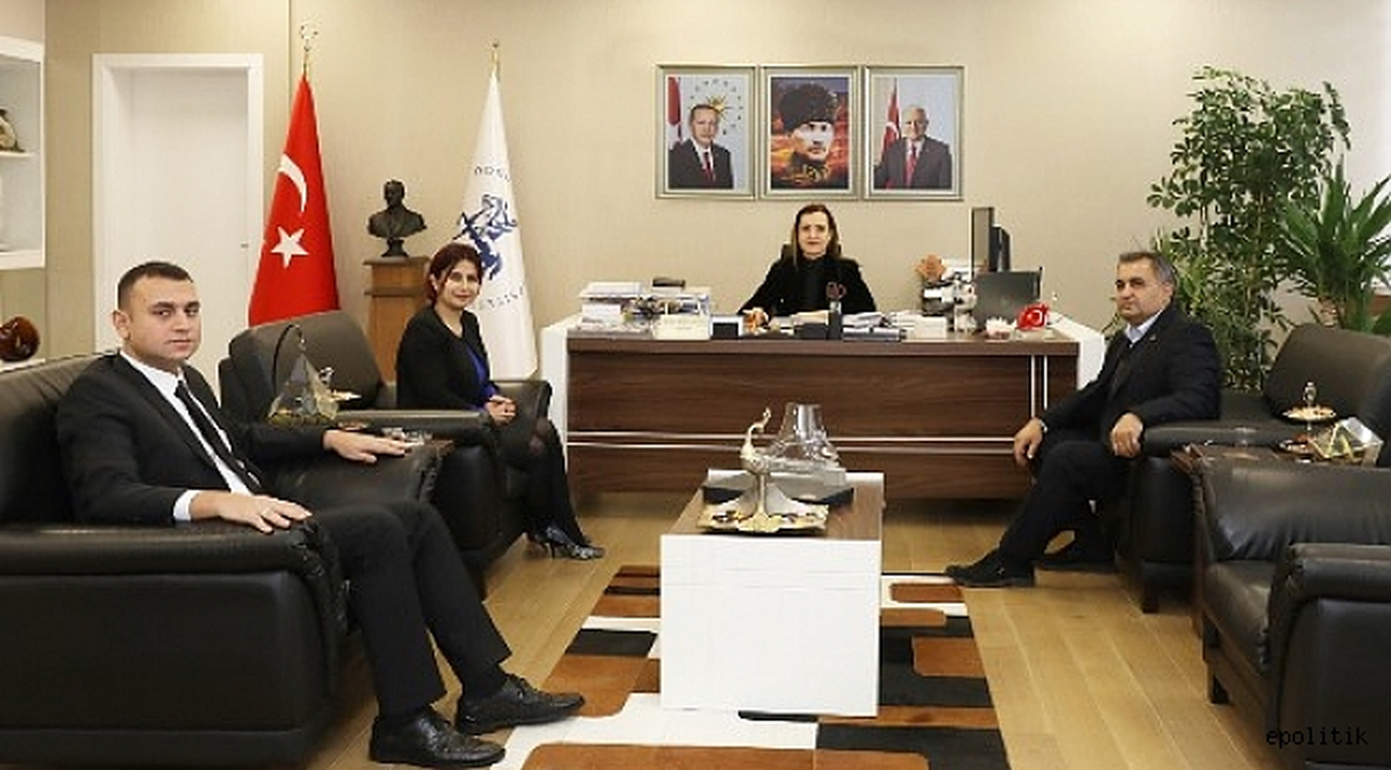 Makam Koltuğundan Vazgeçti