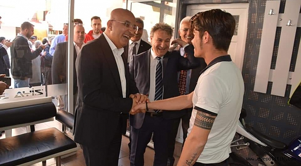 Polat  ve  İduğ'dan BornovaIı Esnafa AVM Sözü