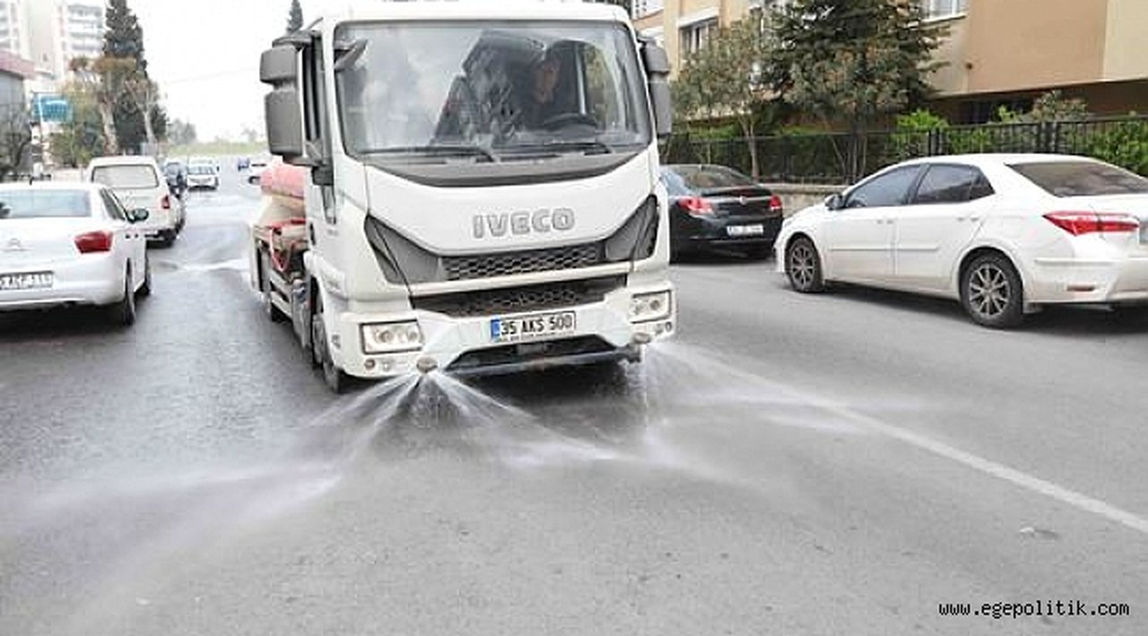 Bayraklı'da dezenfekte seferberliği sürüyor