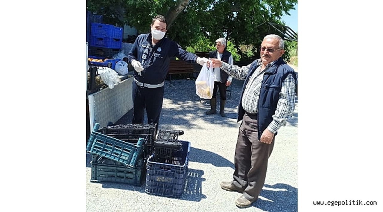 Karaburun Belediyesi' nin "Halk Manavı" vatandaşın hizmetinde