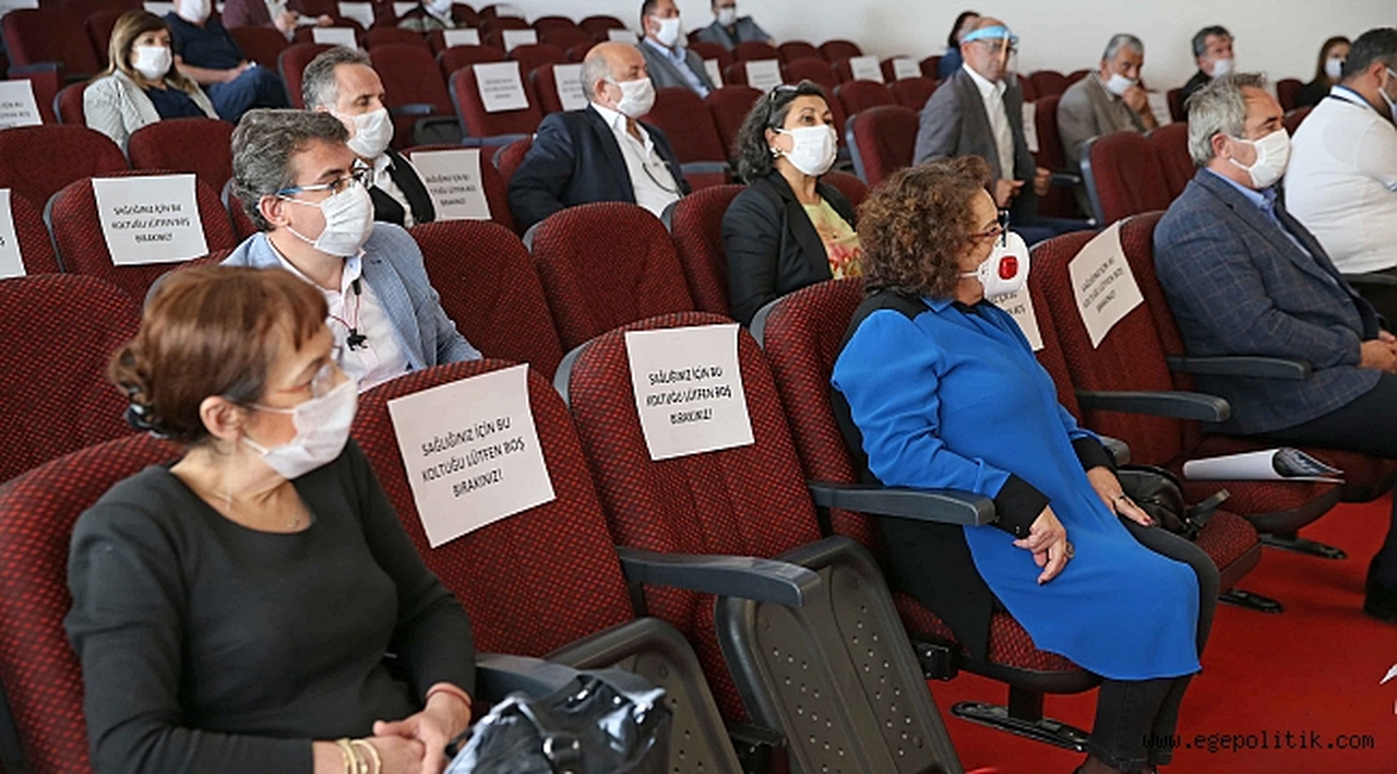 Karşıyaka’da pazar yerlerine özel müdürlük
