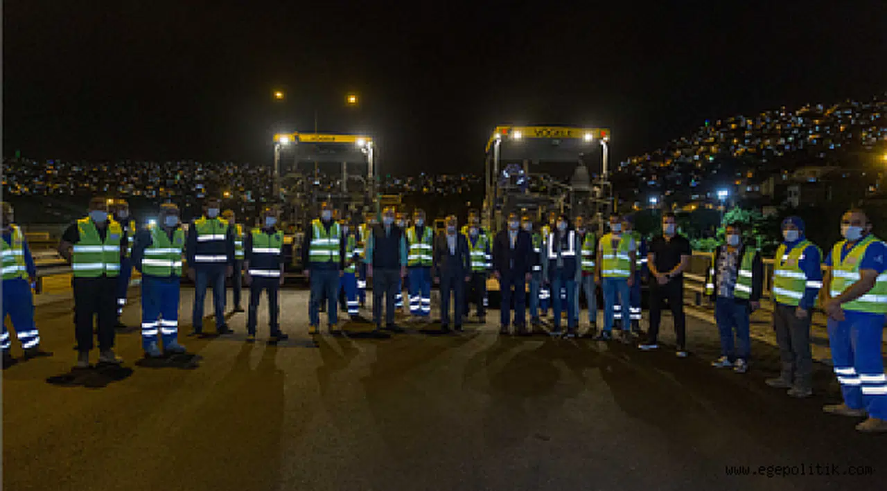 Trafik durdu İzmir Büyükşehir yol yaptı