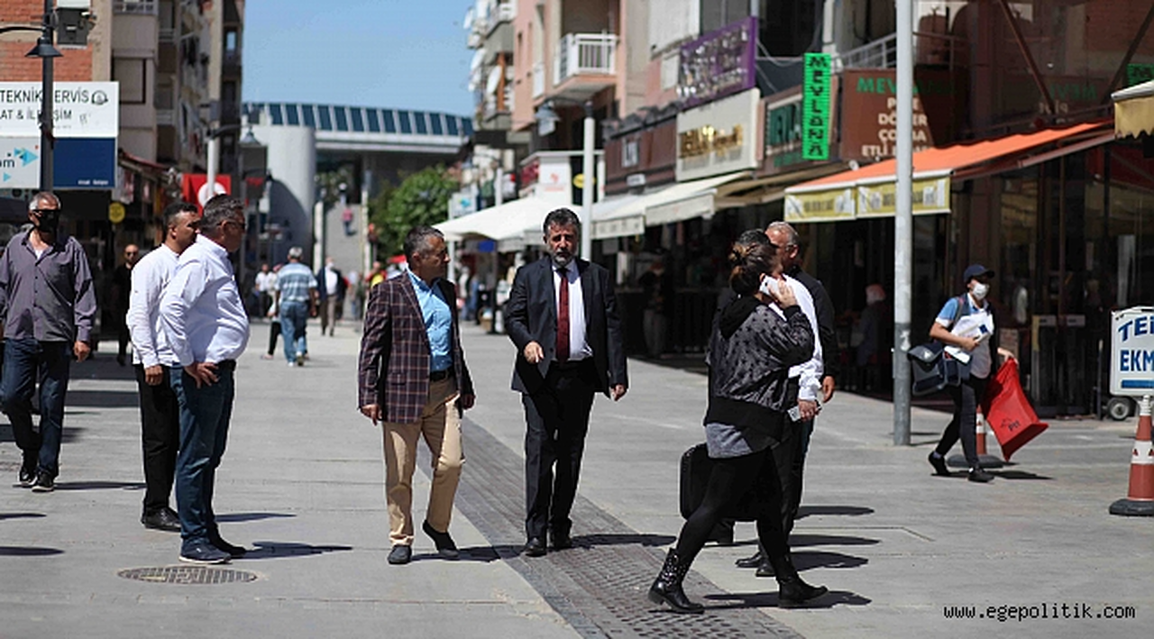 Bayraklı Sevgi Yolu’na yağmur suyu kanalı