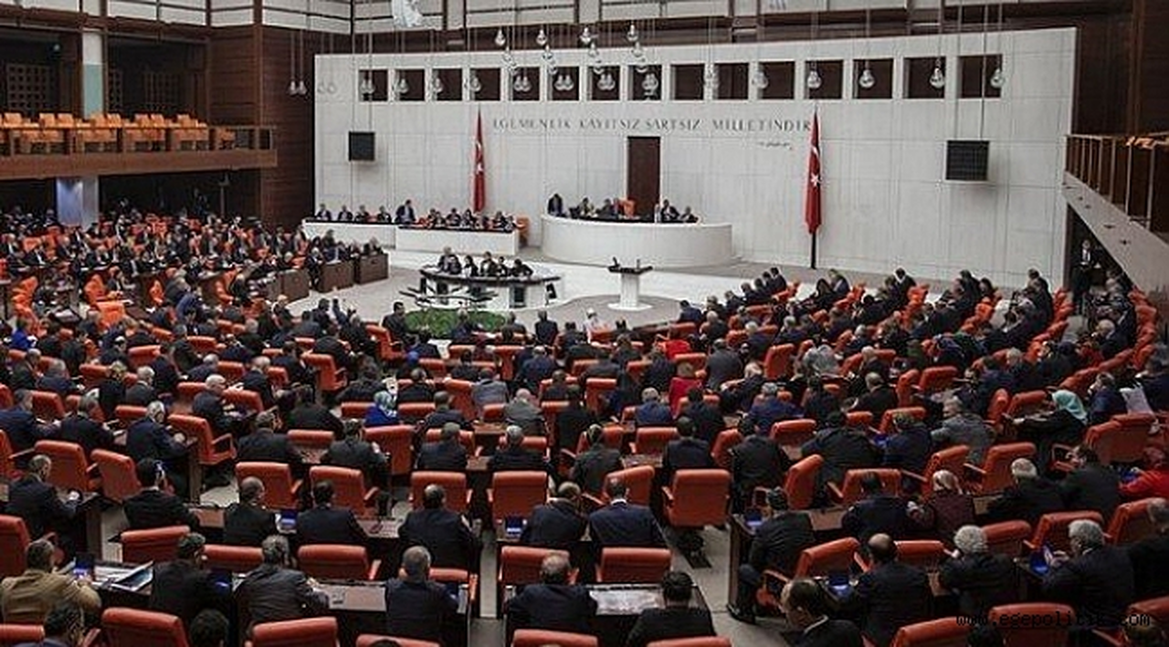 Enis Berberoğlu, Musa Farisoğulları ve Leyla Güven'in vekilliği düşürüldü
