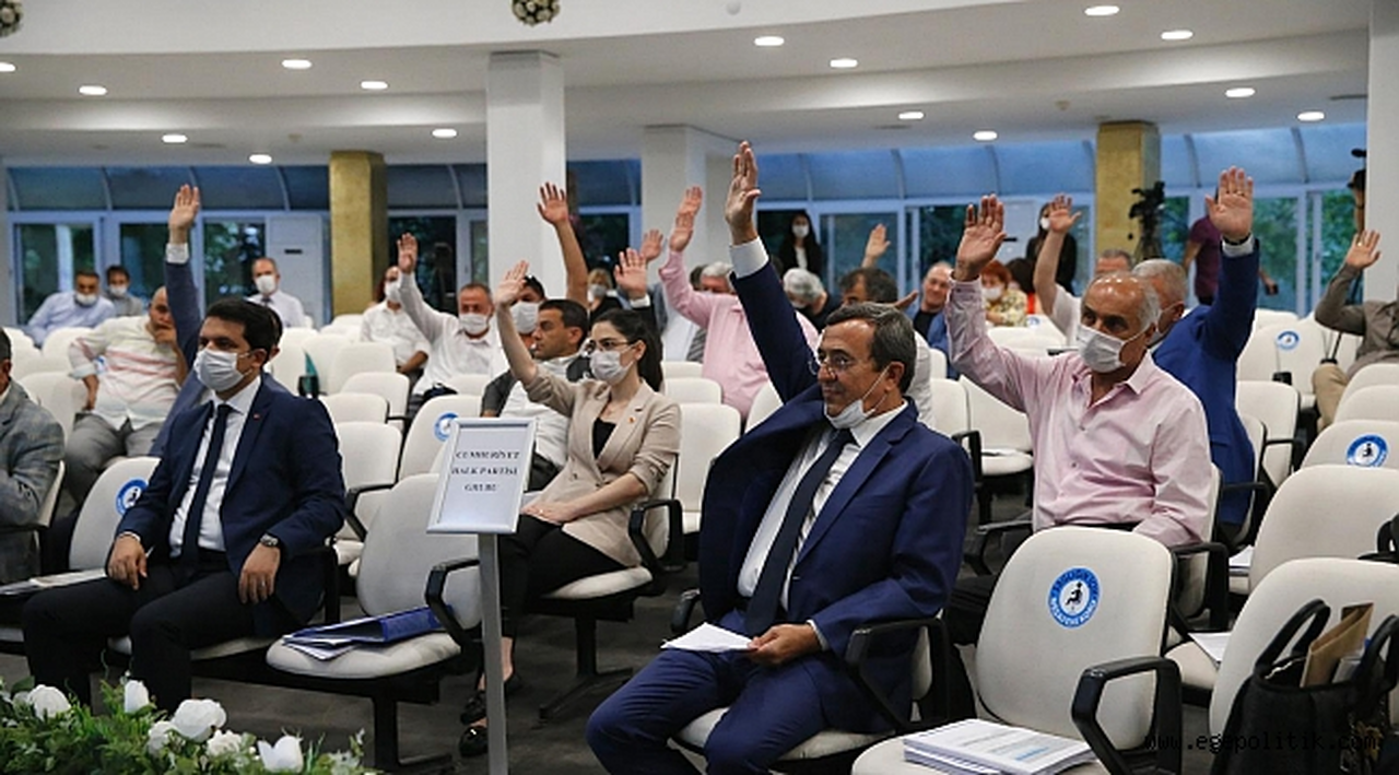 Konak’ta normalleşme sürecindeki ilk meclis toplantısı yapıldı