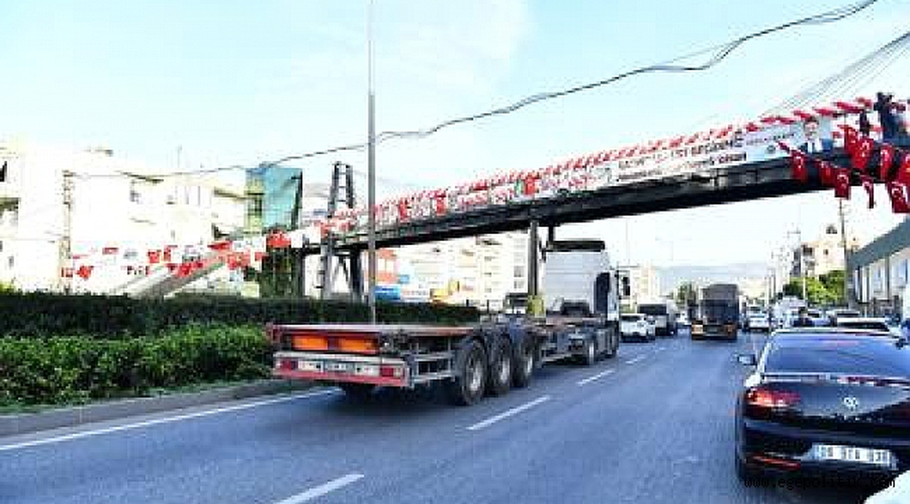 Menemen’de Kasımpaşa Üst Geçidi açıldı