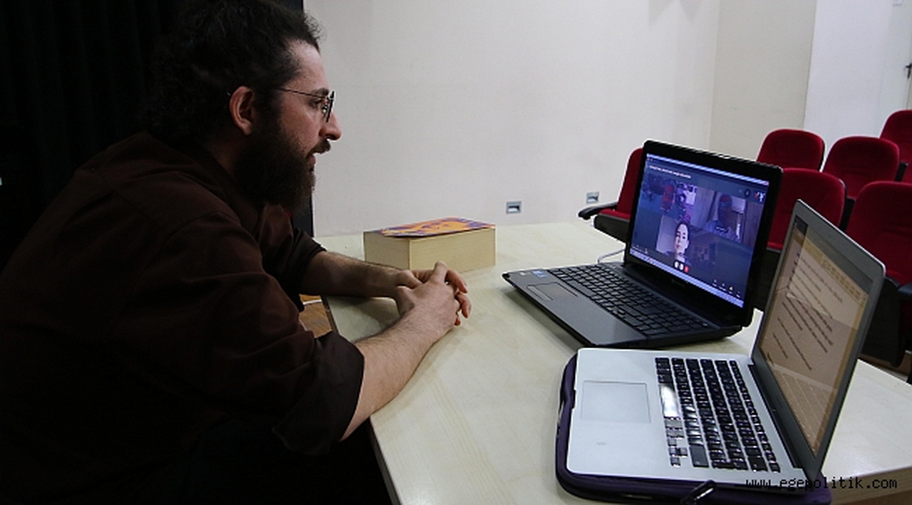 Ünlü isimler Bayraklı’da Nazım’ı anlattı