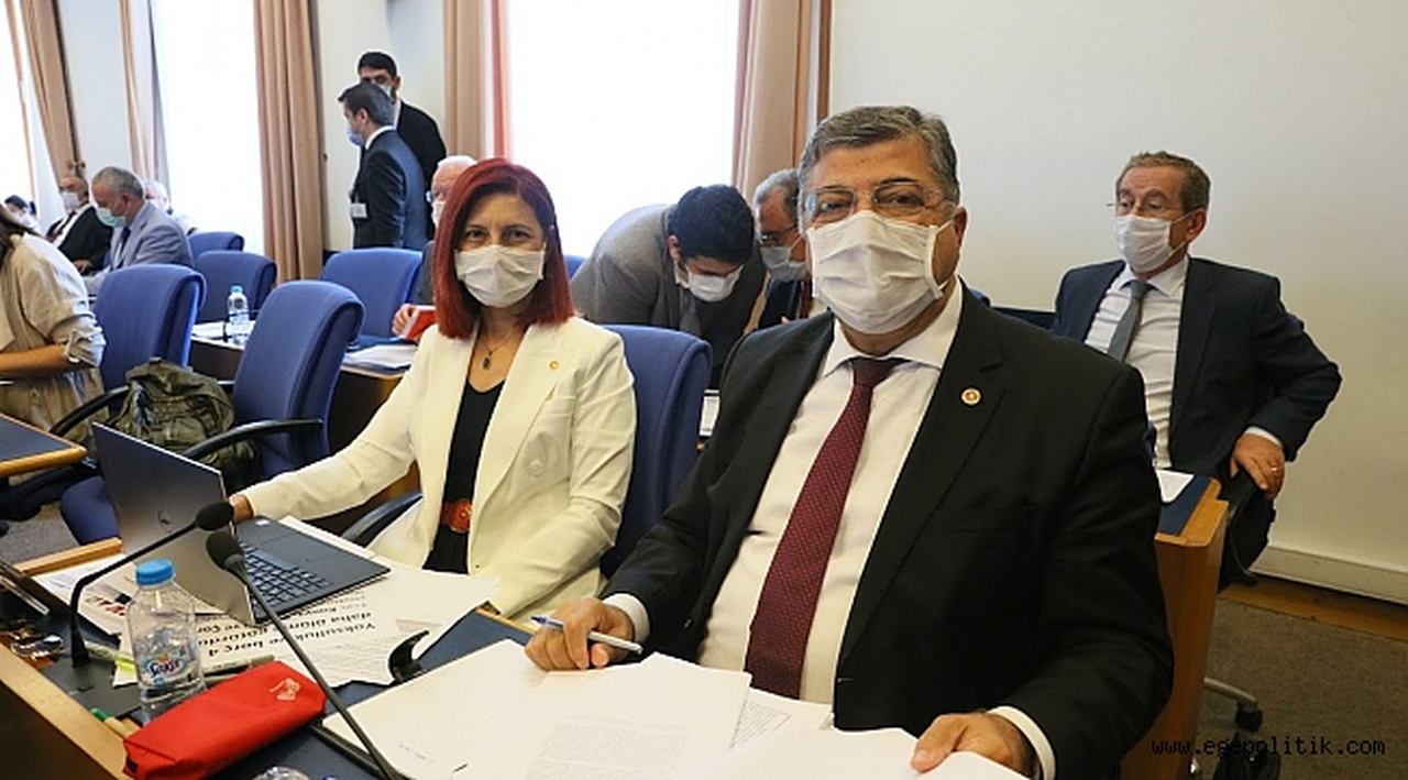 CHP’li Sındır; “tek merkezci ve yasakçı bu zihniyet matbaayı da 200 yıl engellemişti”