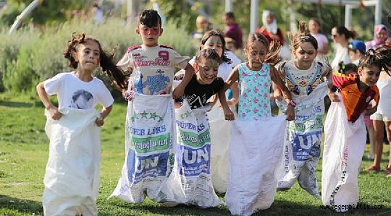 Bayraklı Belediyesinden çocuklara sürpriz etkinlik