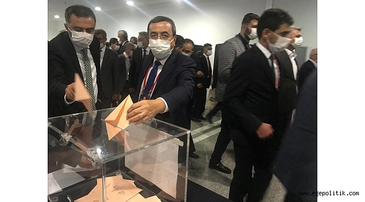 Belediyeler Birliği' nde İzmir' i temsil görevi Batur' un