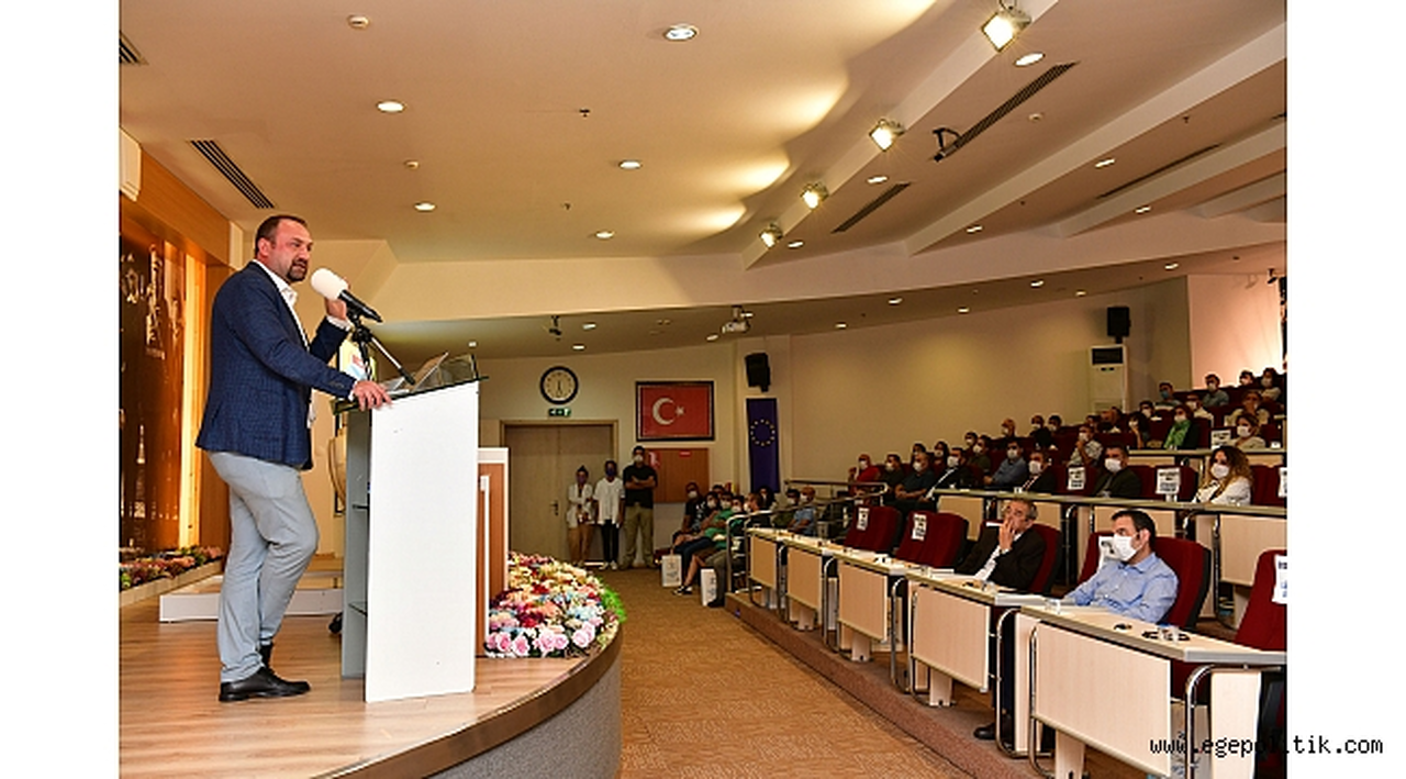 Gümrükçü 500 gün sunumunu çalışma arkadaşlarıyla da paylaştı