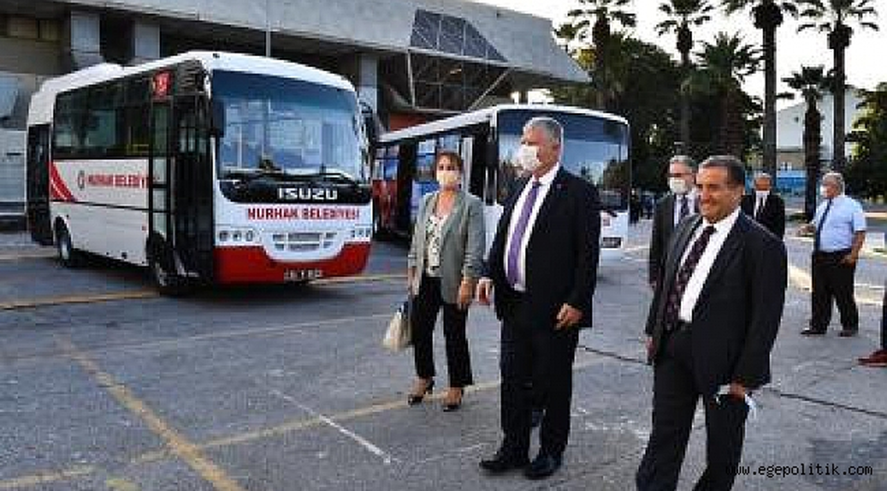 İzmir Büyükşehir Belediyesi 9 ilçeye otobüs hibe etti