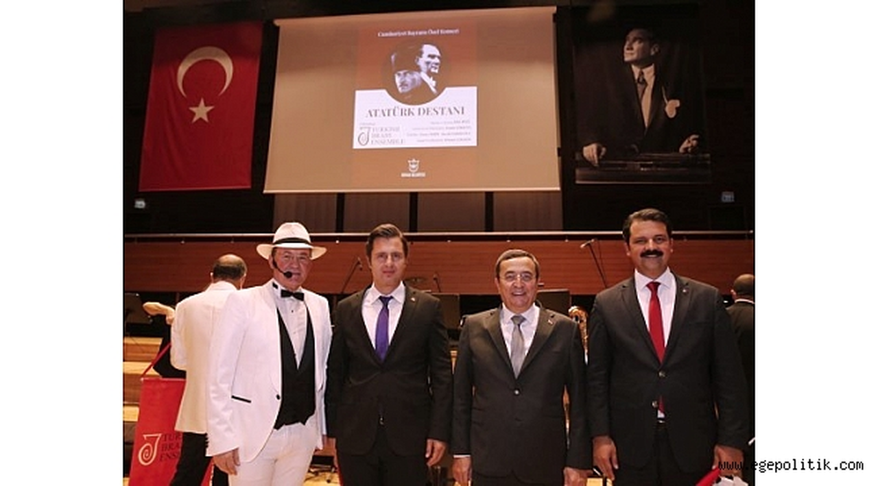 Konak Belediyesi Cumhuriyet Bayramı' nı konserle karşıladı