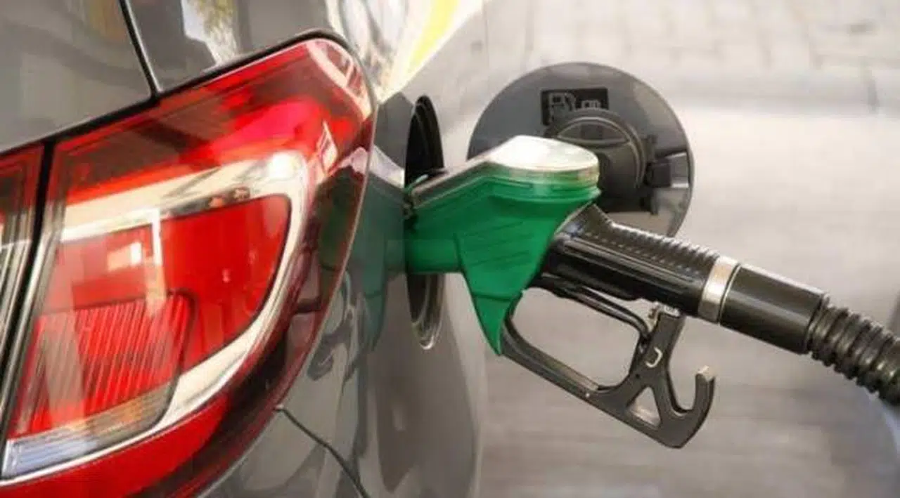 Benzine zam geldi