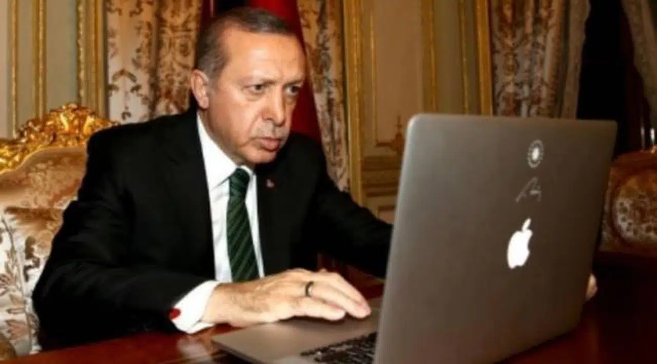 Erdoğan: Sosyal medya şirketlerinin baskısına boyun eğmeyeceğiz