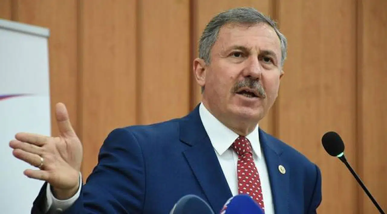 Gelecek Partisi Genel Başkan Yardımcısı Selçuk Özdağ'a saldırı