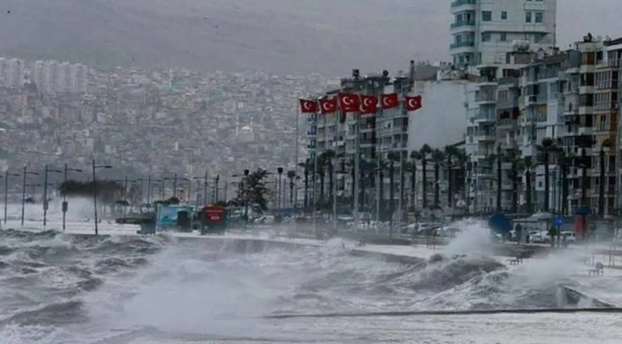 MGM'den Ege ve Marmara'da fırtına uyarısı