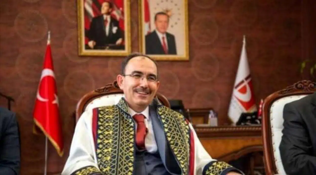 Rektörün araç sefası: 6 ayda 73 bin lira kira ödedi, 93 bine yenisini kiralıyor