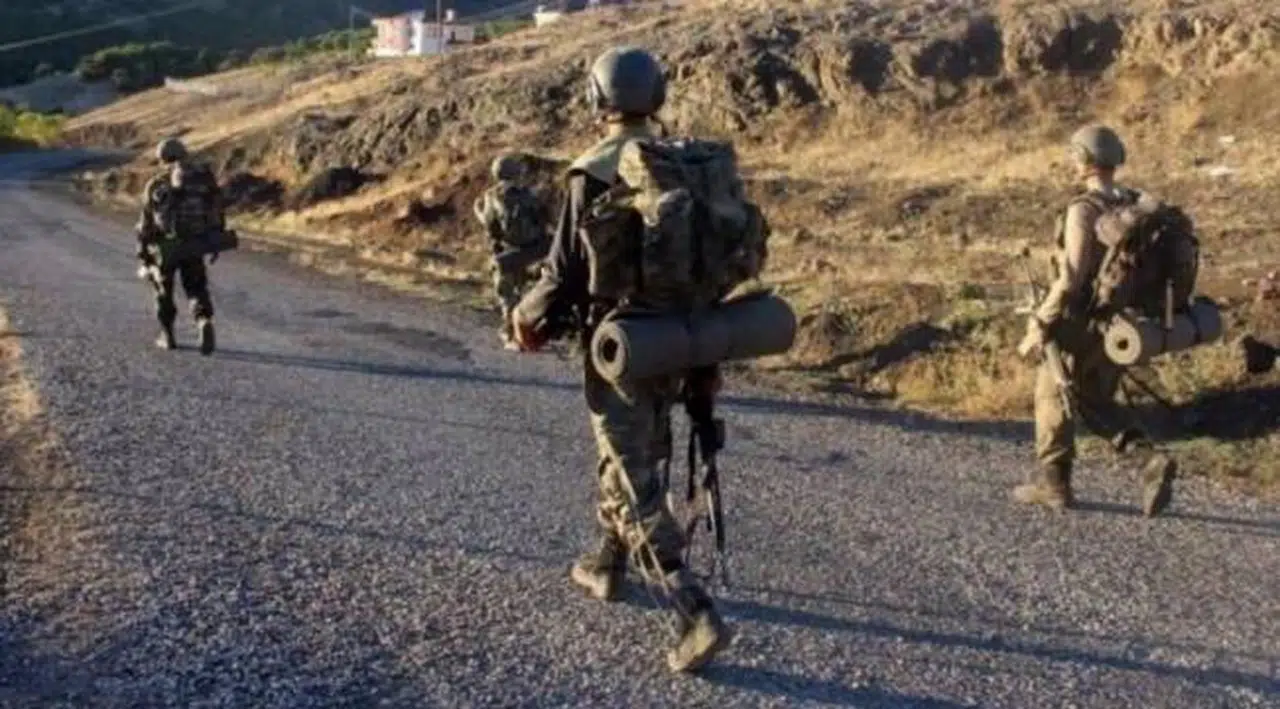 Hakkari'de 2 bin 218 personelin katılımıyla operasyon başlatıldı