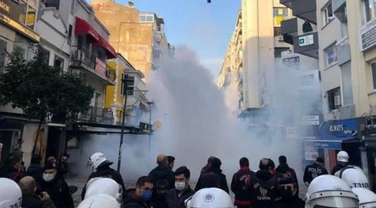 İzmir'de gözaltına alınan öğrenciler serbest
