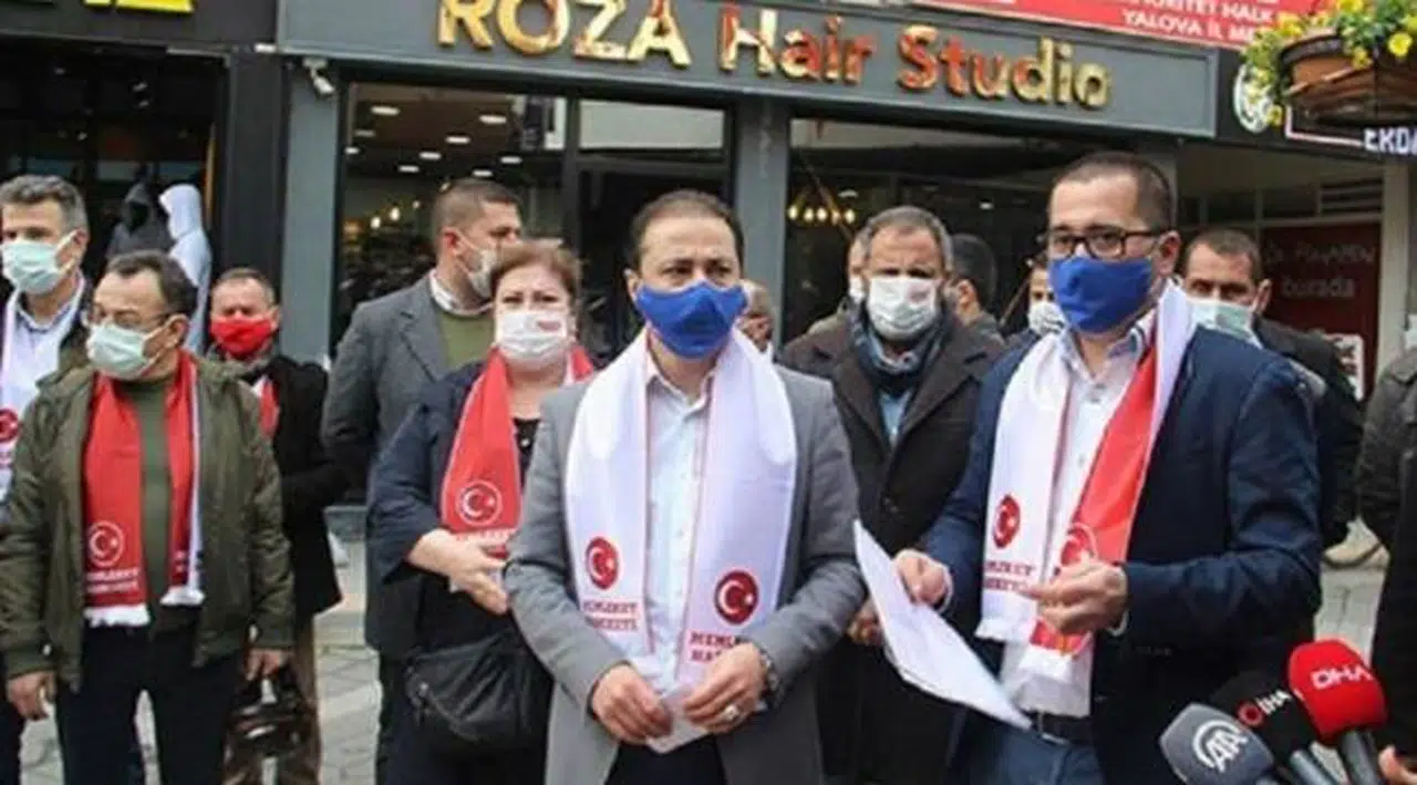 Yalova'da CHP'den 350 kişi istifa etti