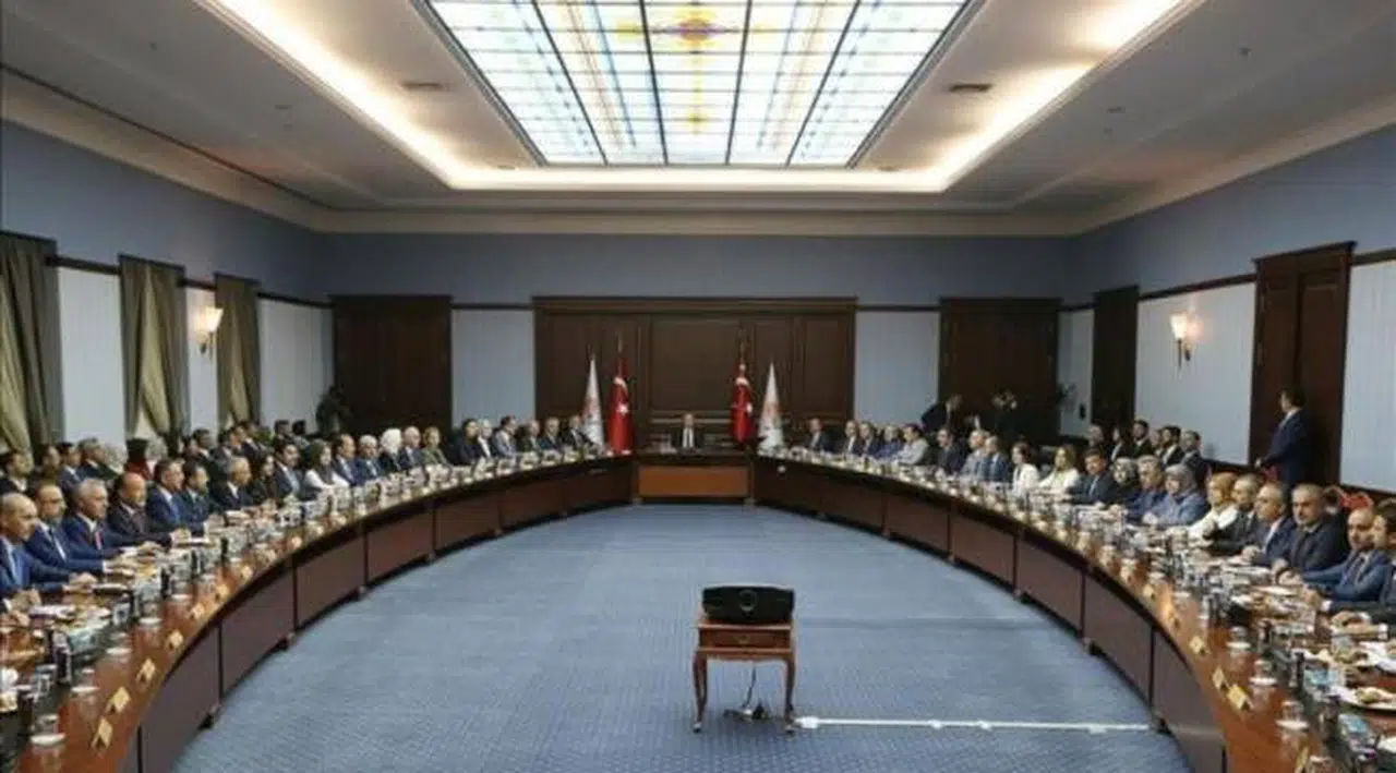 AKP'nin parti yönetiminde değişiklik: Sayı 75'e çıkıyor, başkanvekili sayısı artıyor