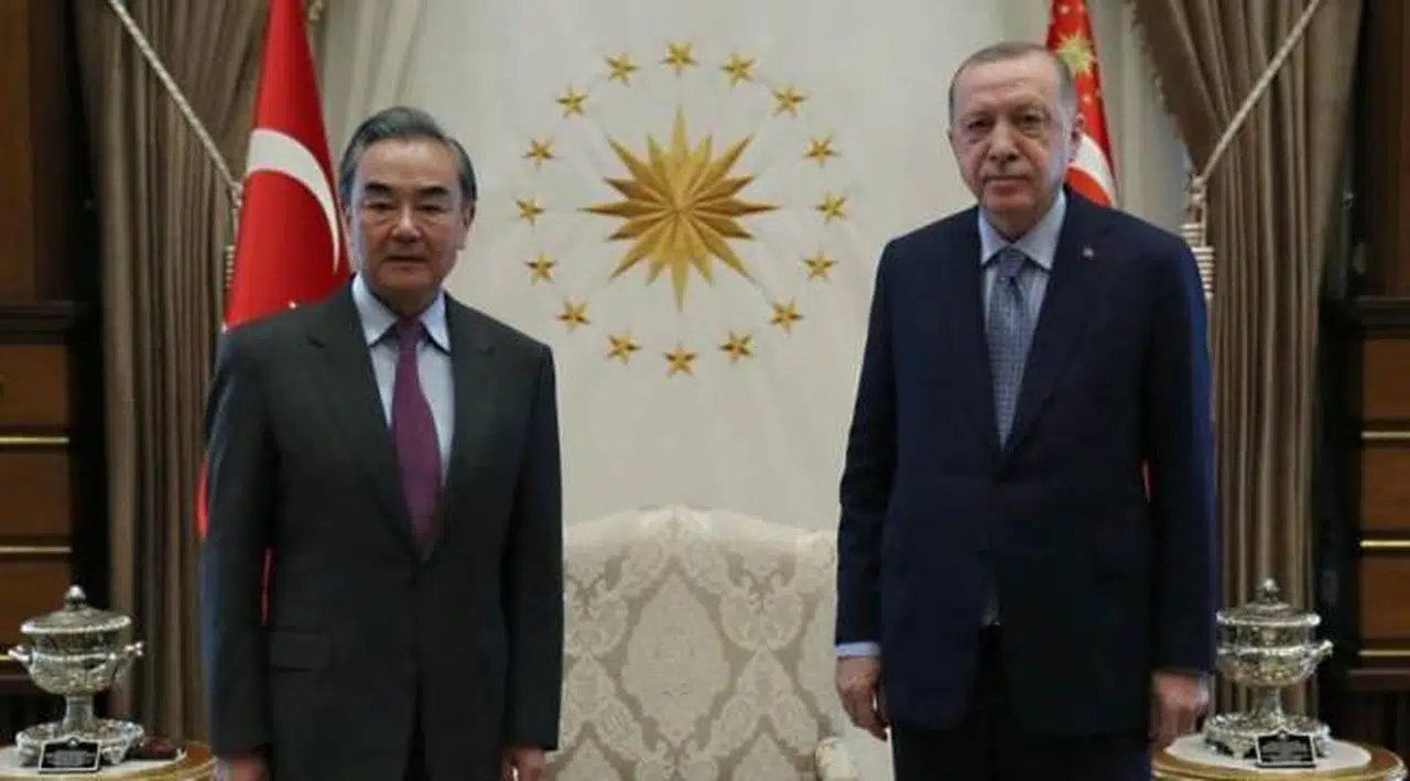 Çin Dışişleri Bakanı Vang Yi, Erdoğan'la buluştu