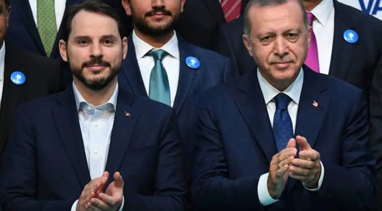 Cumhurbaşkanı Erdoğan'dan, pazartesi günü kabinede değişiklik beklentisi