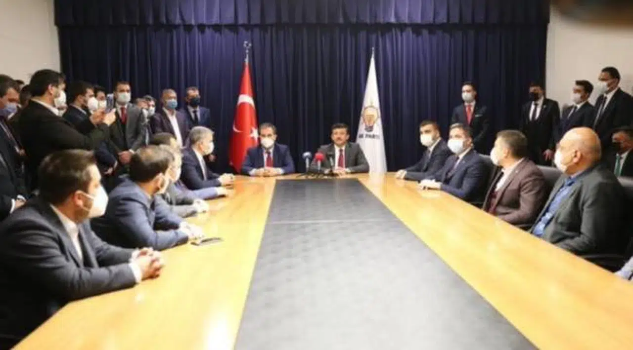 Hamza Dağ'a istifa çağrısı: O toplantıda ne işi var bu adamın?