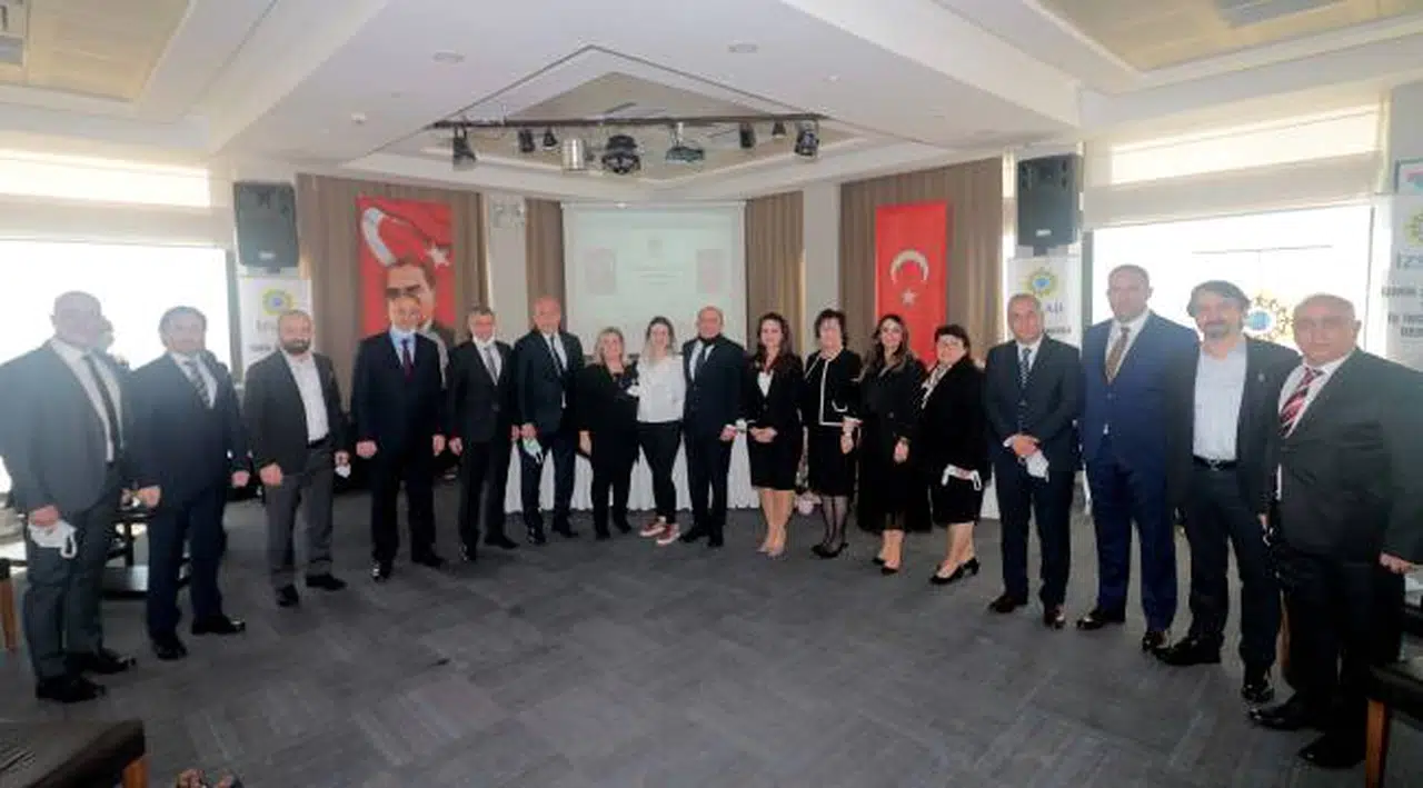İZSİAD Genel Kurulu “Küçükkurt” dedi