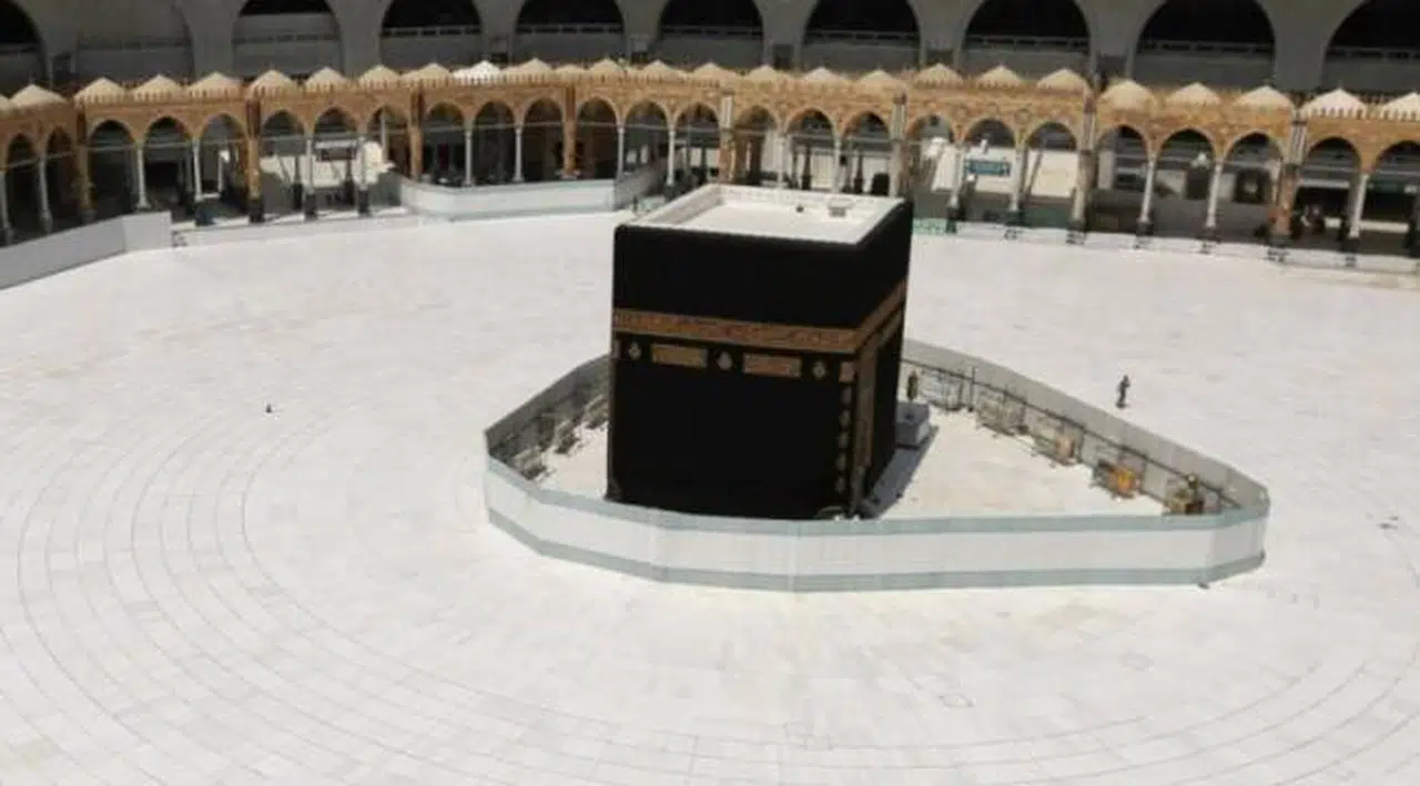 Suudi Arabistan’da salgın önlemi: Teravih namazı 10 rekata indirildi