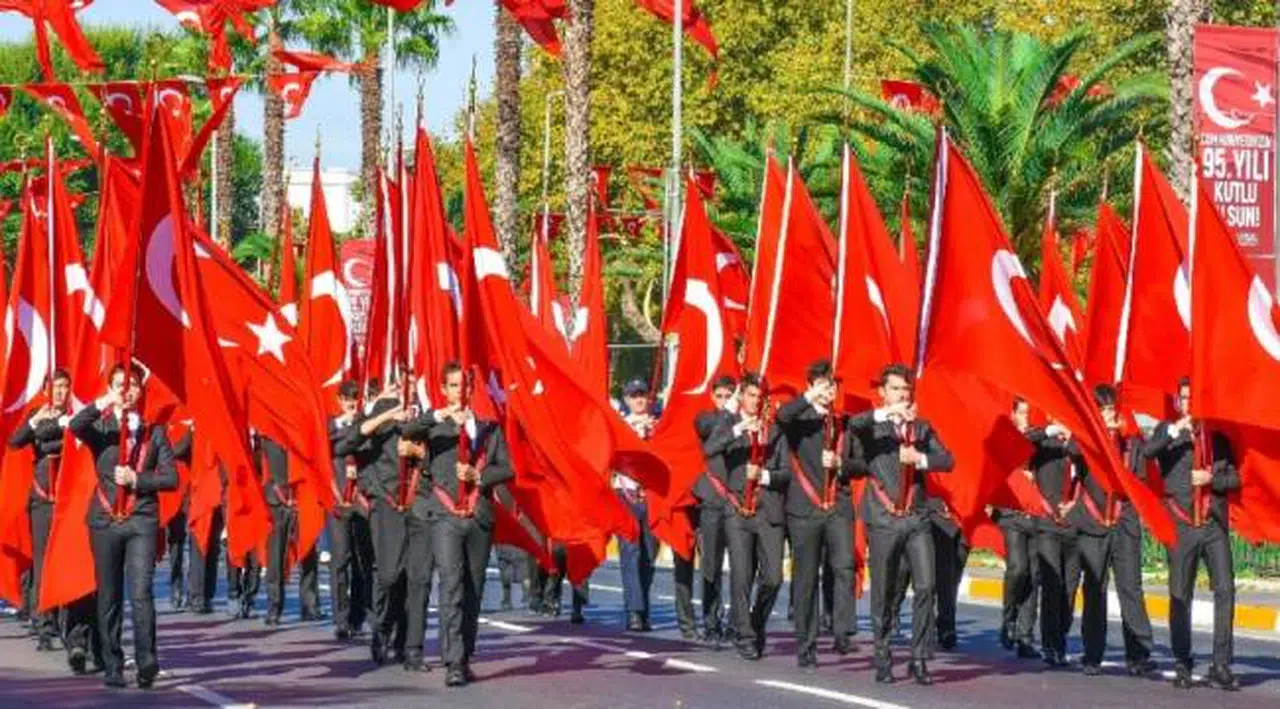 23 Nisan'da sokağa çıkma yasağı gelebilir; AVM'ler için yeni karar çıkabilir