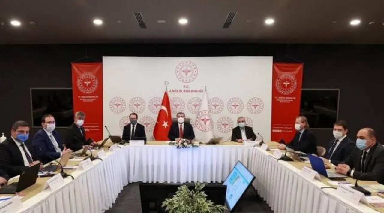 Bakan Koca: İstanbul'da vaka sayılarında yaklaşık yüzde 20 düşüş oldu
