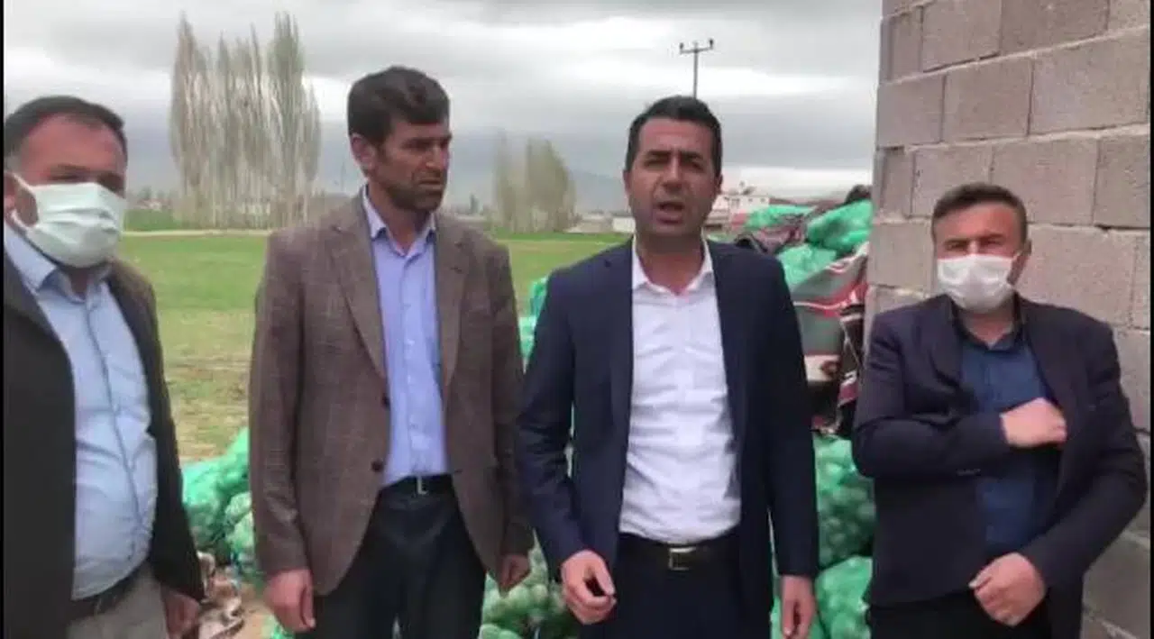 CHP NİĞDE İL BAŞKANI ERHAN ADEM: "MUHALİF OLAN VATANDAŞLARIN PATATESLERİ HALA BEKLETİLİYOR"