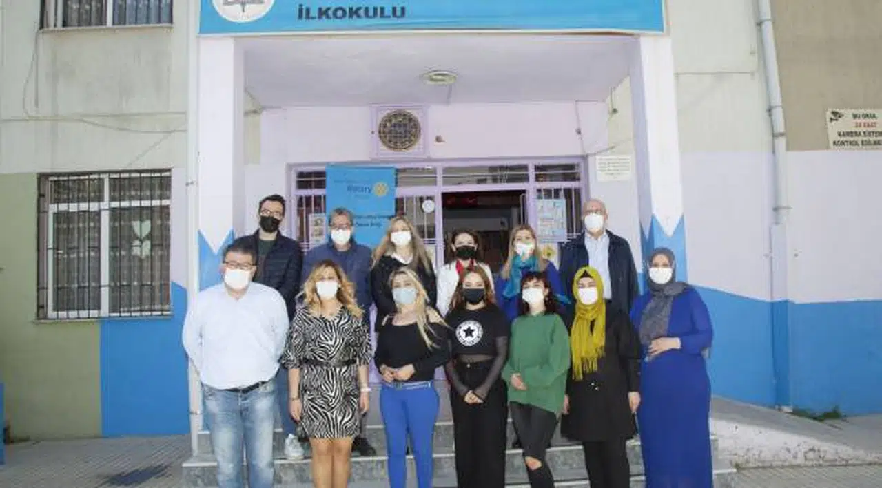 Dokuz Eylül Rotary’e teşekkür plaketi