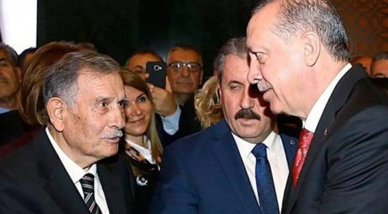 Eski başbakanlardan Yıldırım Akbulut öldü