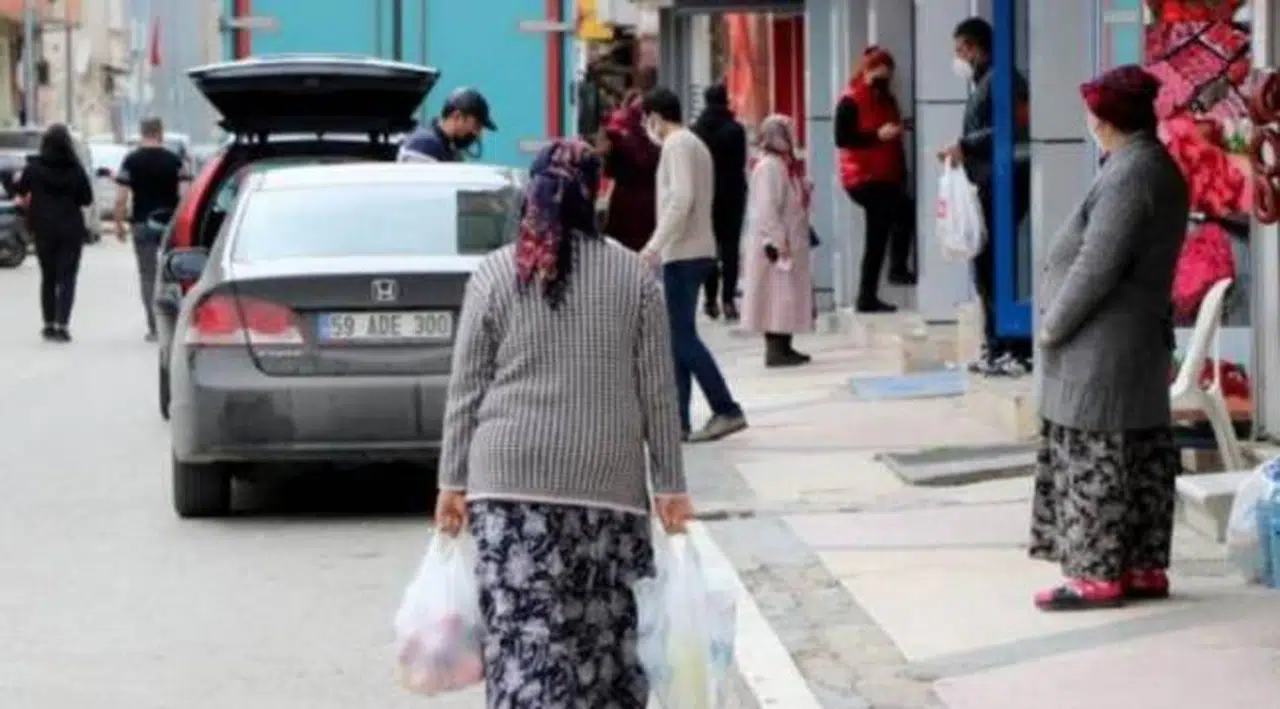 Evine uzak markete giden durduruldu, para cezası kesildi