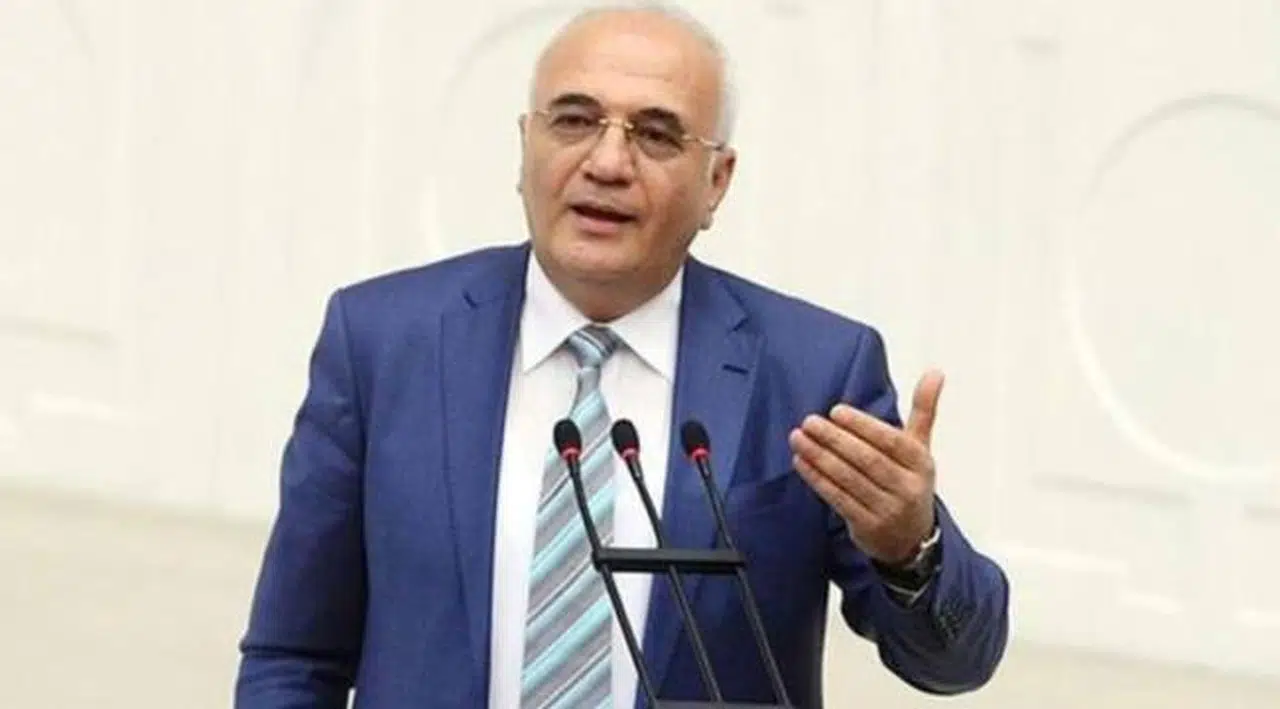 AK Partili Elitaş'tan kongre savunması: "Yapılması gerekiyordu yaptık"