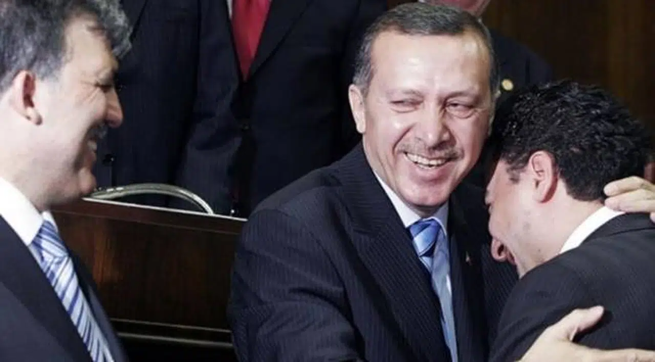 Babacan: Suç örgütleriyle aynı çuvala girenlerin yönettiği bir ülke olmayı hak etmiyoruz