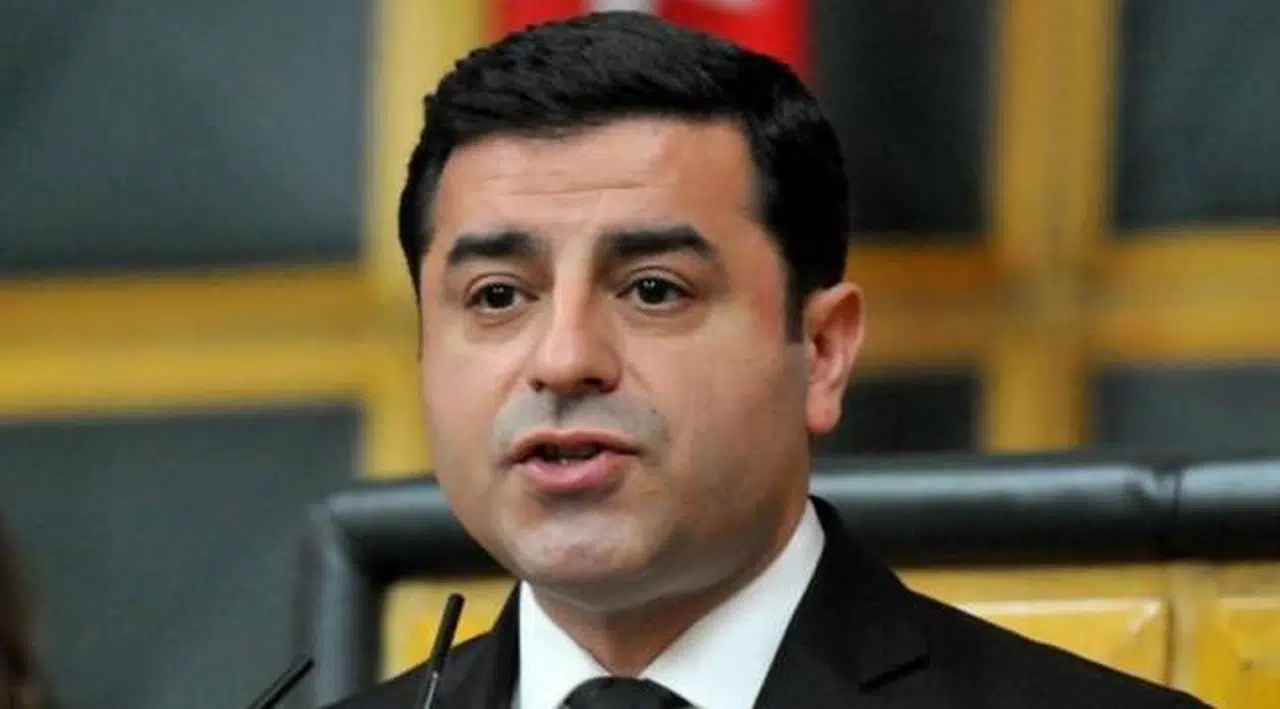Demirtaş'a 2 yıl 6 ay hapis cezası