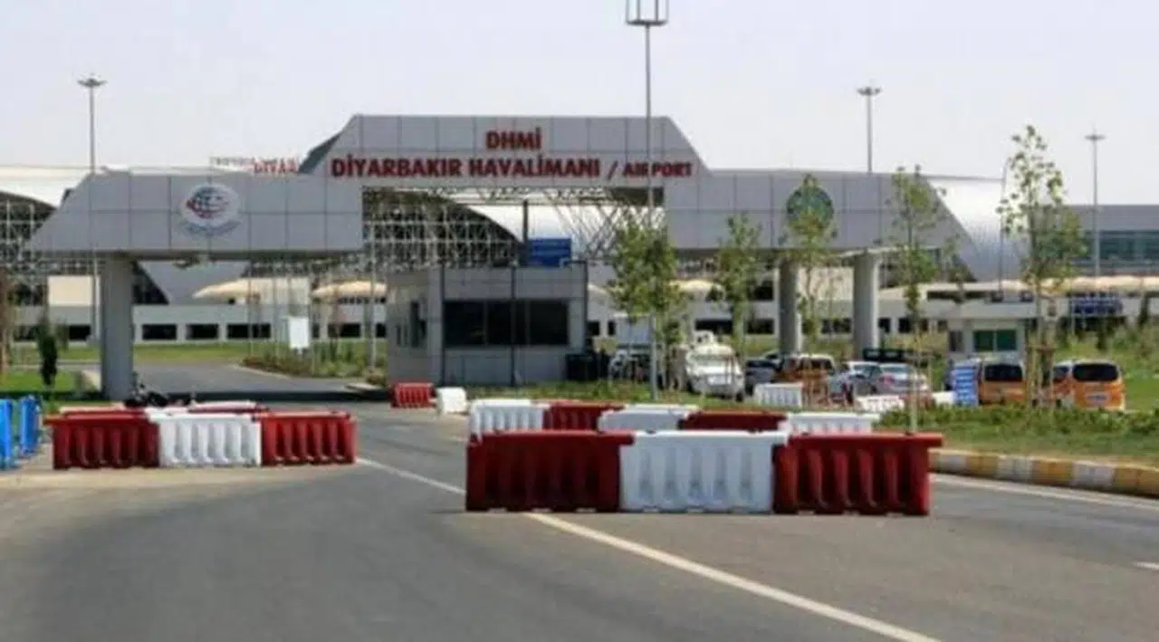 Diyarbakır Havalimanı 30 gün uçuşa kapatıldı