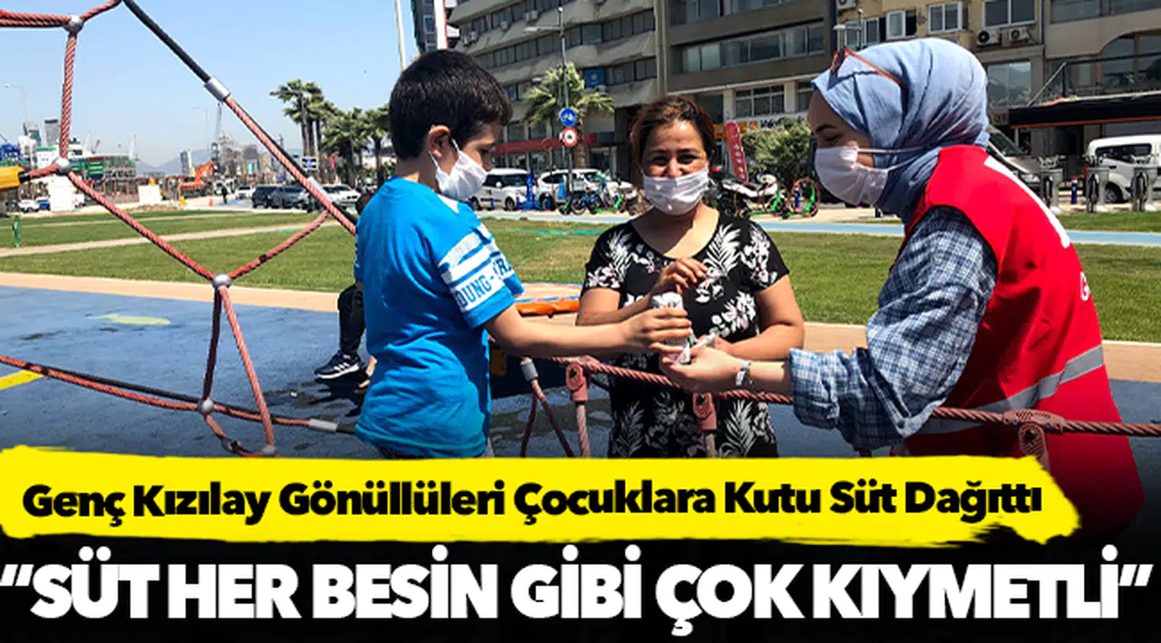 Genç Kızılay Gönüllüleri Çocuklara Kutu Süt Dağıttı
