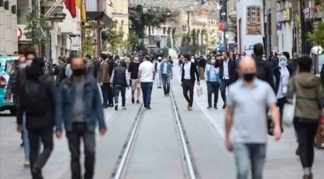 Sağlık Bakanı Koca'dan kademeli normalleşme mesajı!