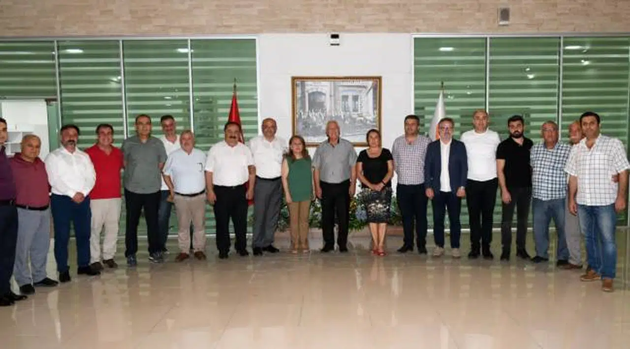 Karabağlar Belediyesi'nin CHP'li meclis üyelerinden birlik ve beraberlik mesajı
