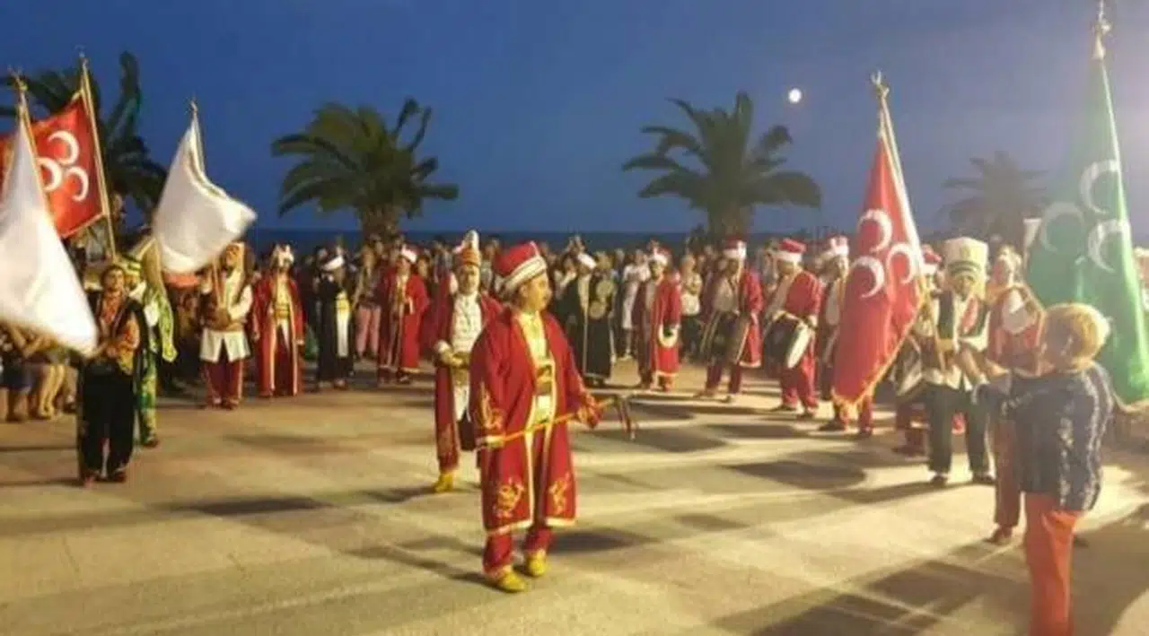 MHP'li belediyeye 'olmayan' mehteran takımına gri pasaport soruları