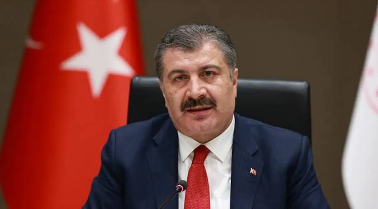Sağlık Bakanı Koca'dan 'ölüm verileri' yanıtı: Afiş ve broşürlere bakın