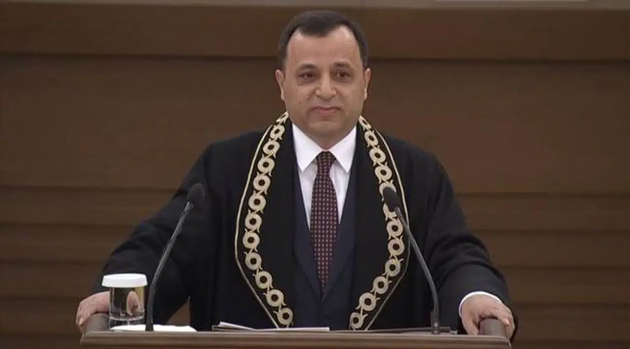 AYM Başkanı Erdoğan'ın karşısında konuştu: Adaletin olmadığı yerde...