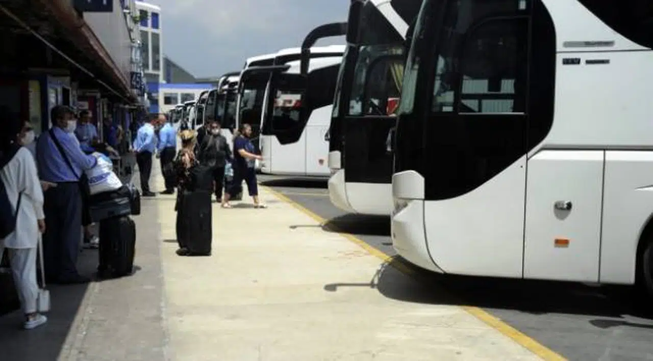 Bayram öncesi uçak ve otobüs bileti fiyatları tavan yaptı